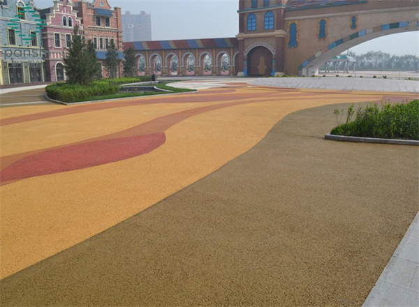 胶粘石透水路面施工